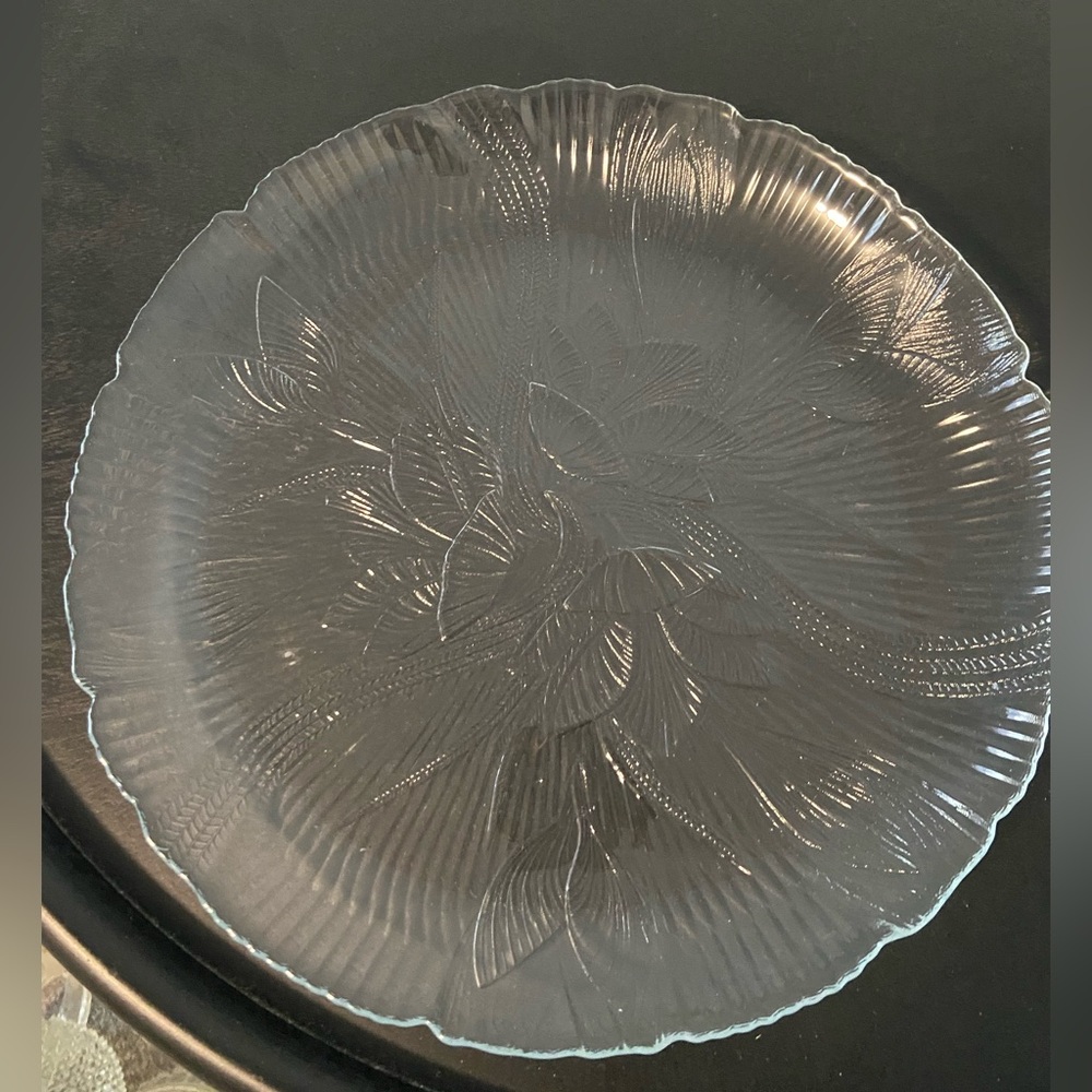Intricate Clear Glass Plate with Leaf Design
